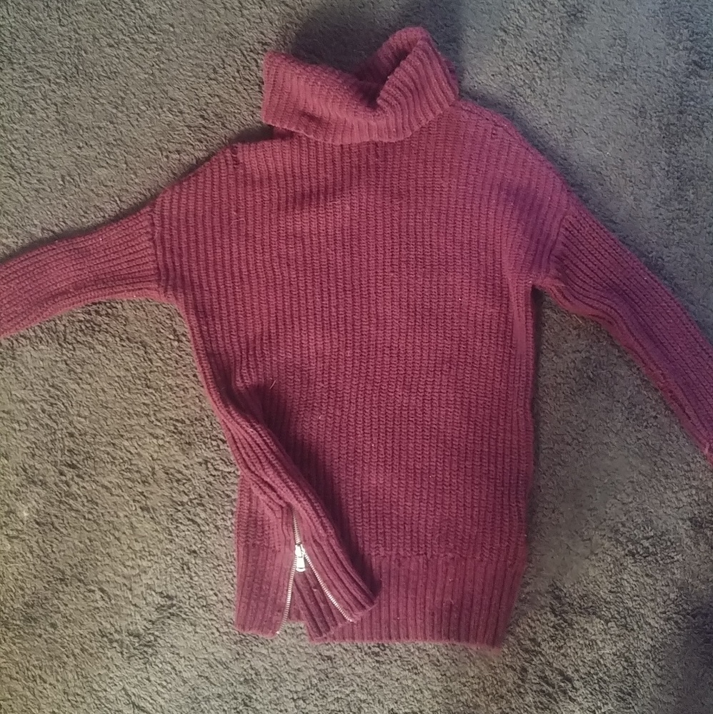 American Eagle turtle neck sweater